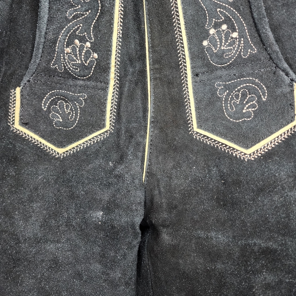 Authentic German Men’s Black Suede Lederhosen with Suspenders – Size 54 - Picture 5 of 13